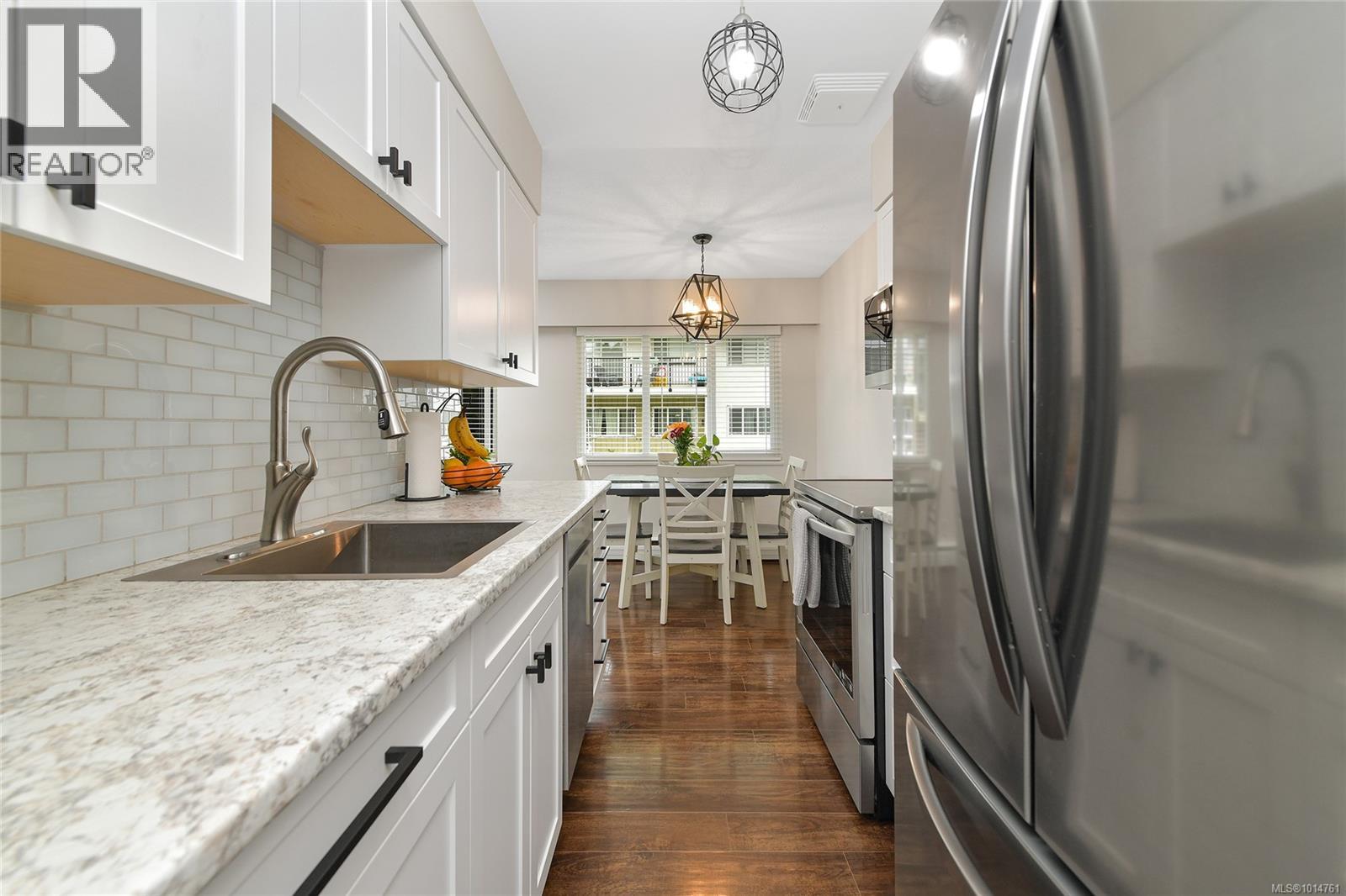  364 Burnside Road West, Saanich