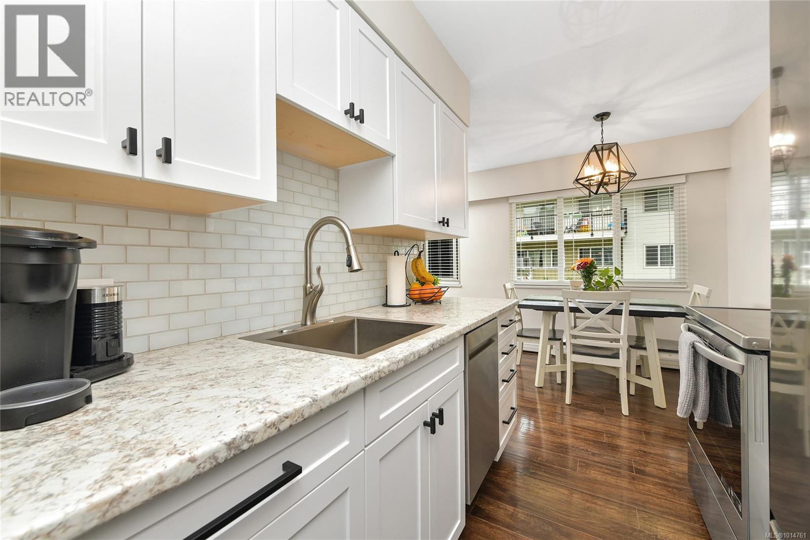  364 Burnside Road West, Saanich