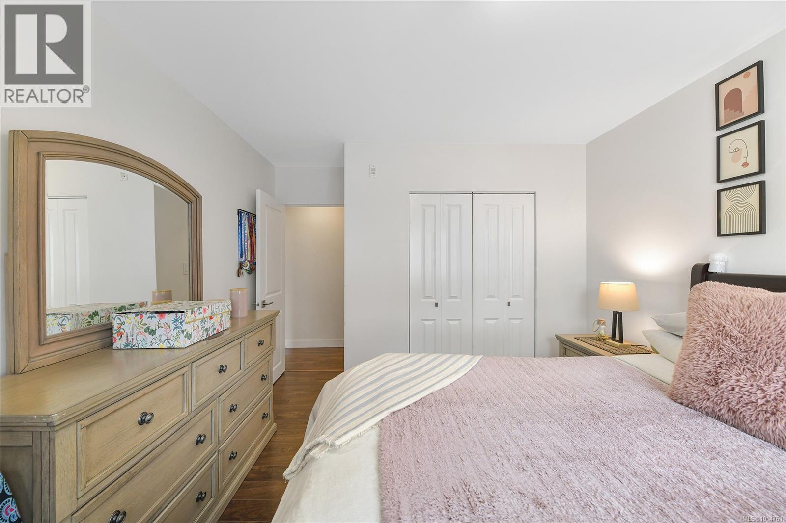  364 Burnside Road West, Saanich