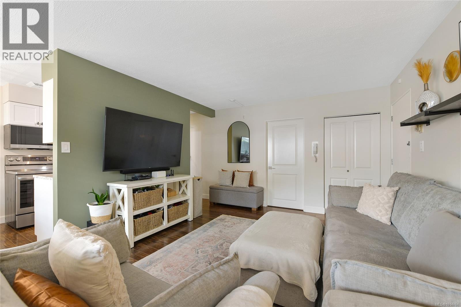  364 Burnside Road West, Saanich