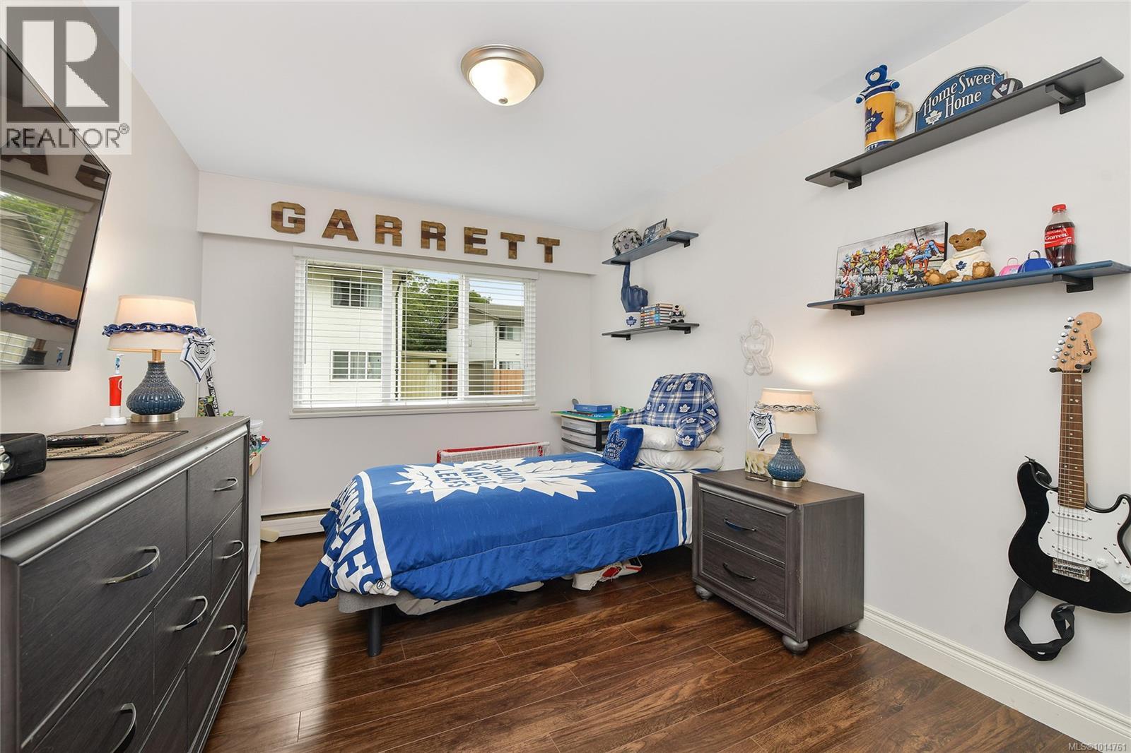  364 Burnside Road West, Saanich