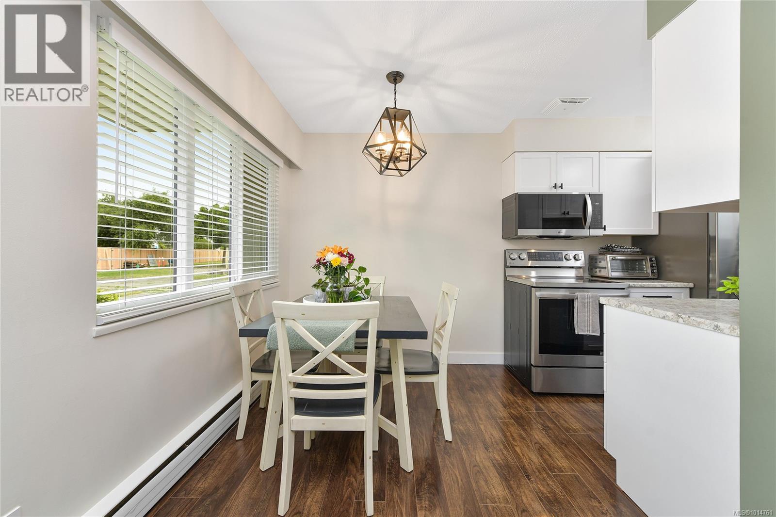  364 Burnside Road West, Saanich