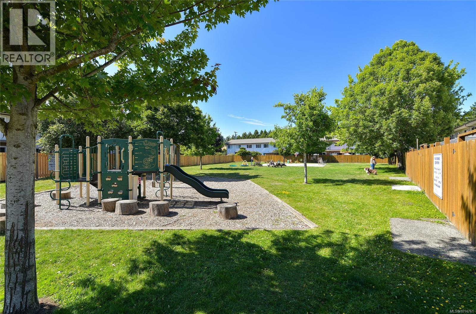  364 Burnside Road West, Saanich