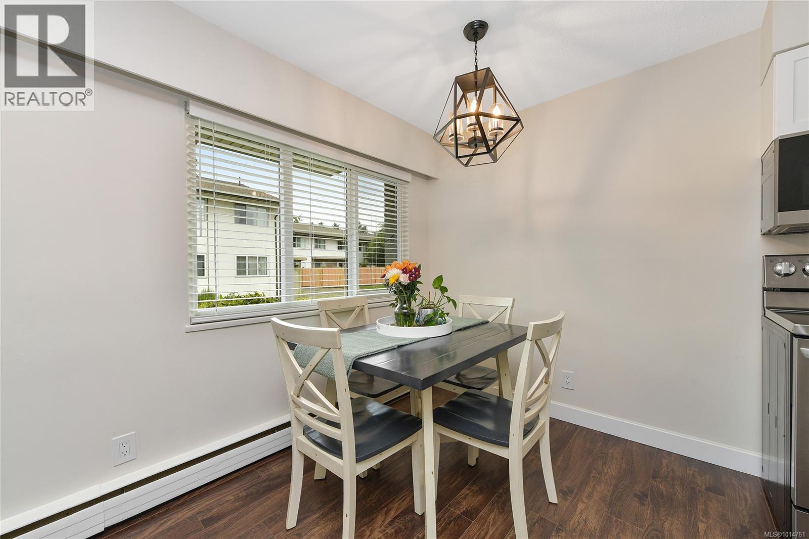  364 Burnside Road West, Saanich
