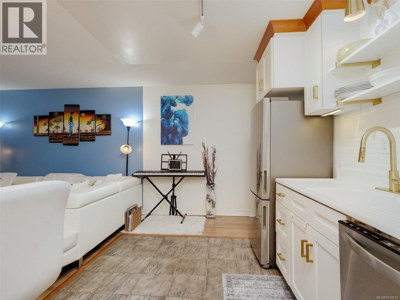 2 1956 Glenidle Rd, Sooke