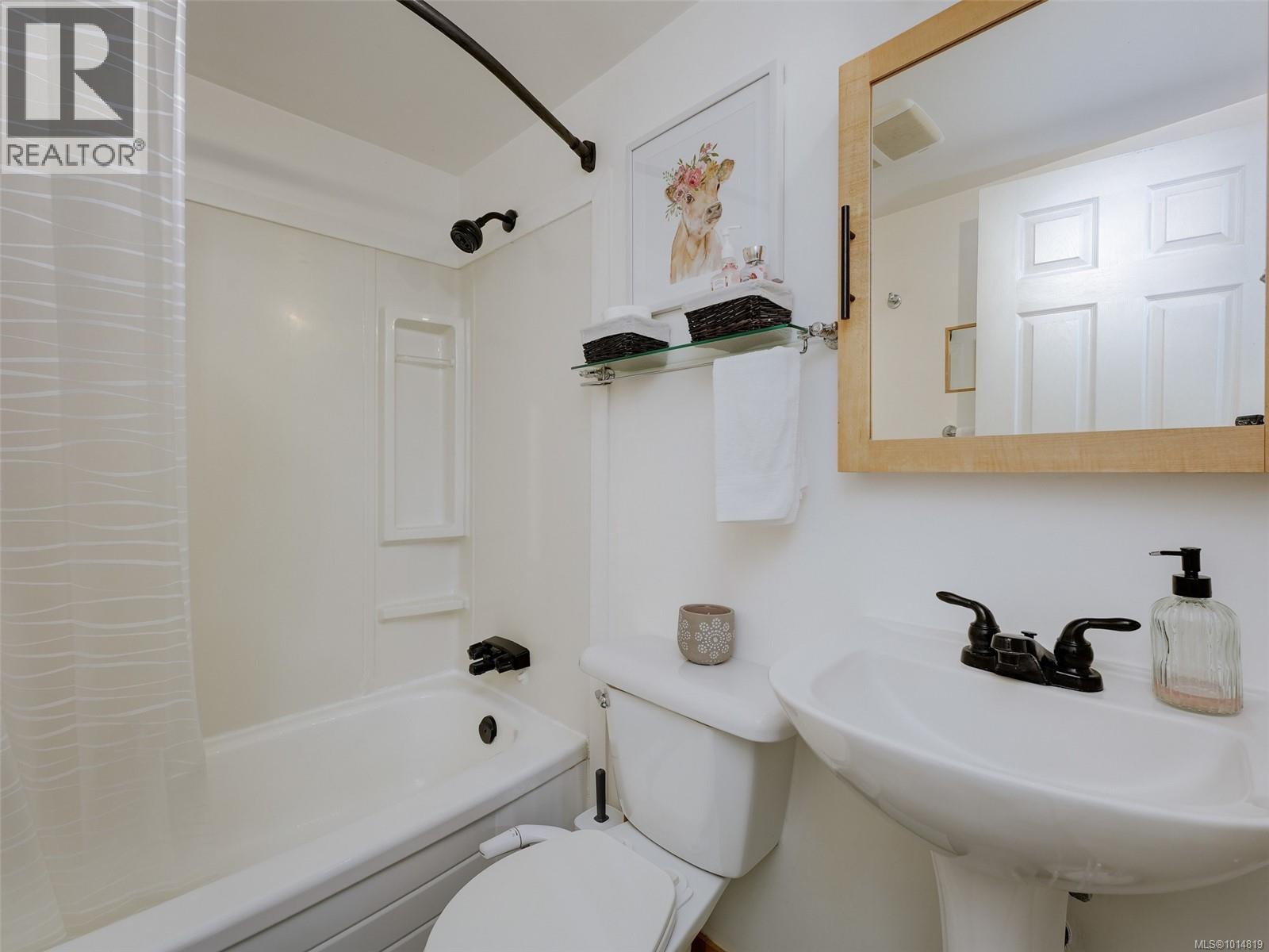 2 1956 Glenidle Rd, Sooke