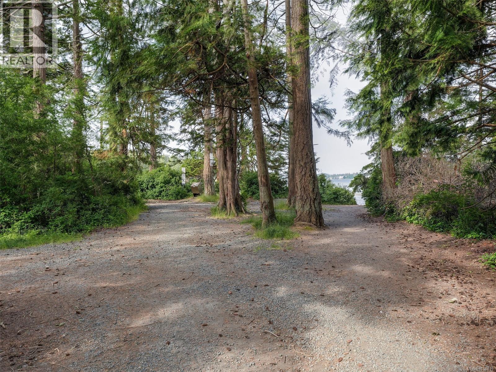 2 1956 Glenidle Rd, Sooke