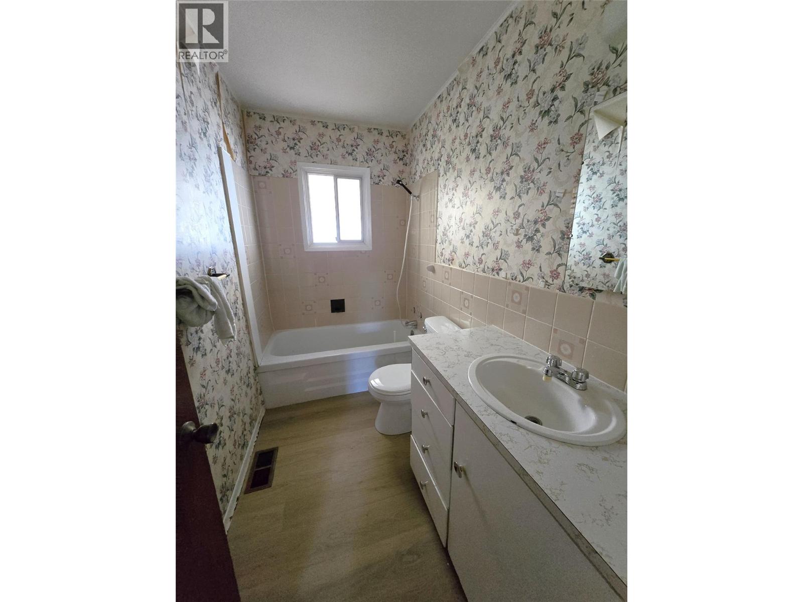  824 Grenfell Avenue, Kelowna