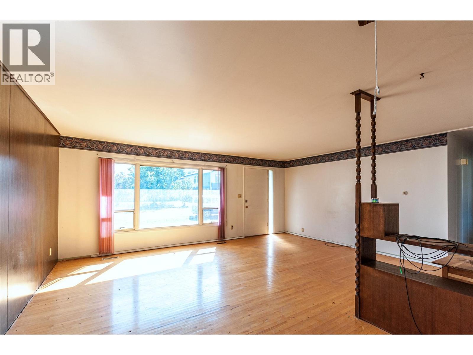  824 Grenfell Avenue, Kelowna