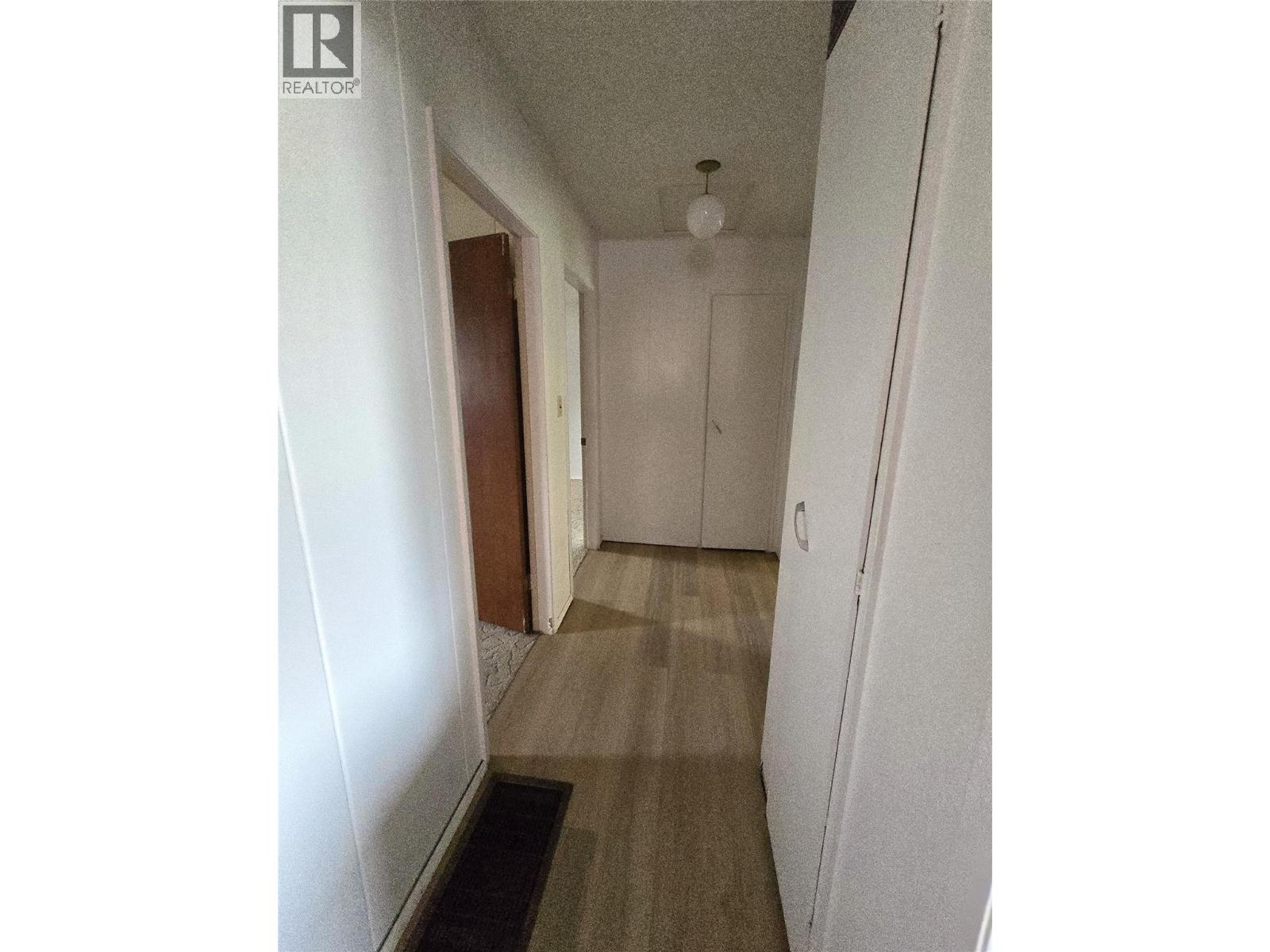  824 Grenfell Avenue, Kelowna