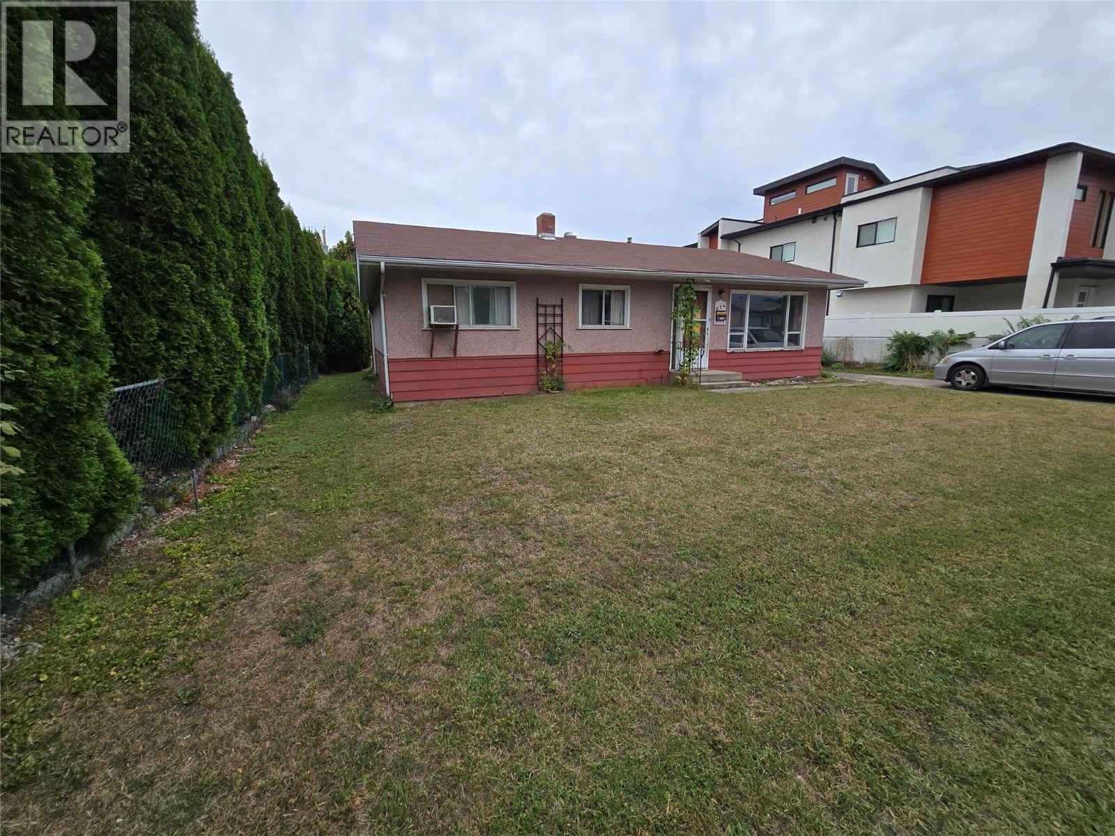  824 Grenfell Avenue, Kelowna