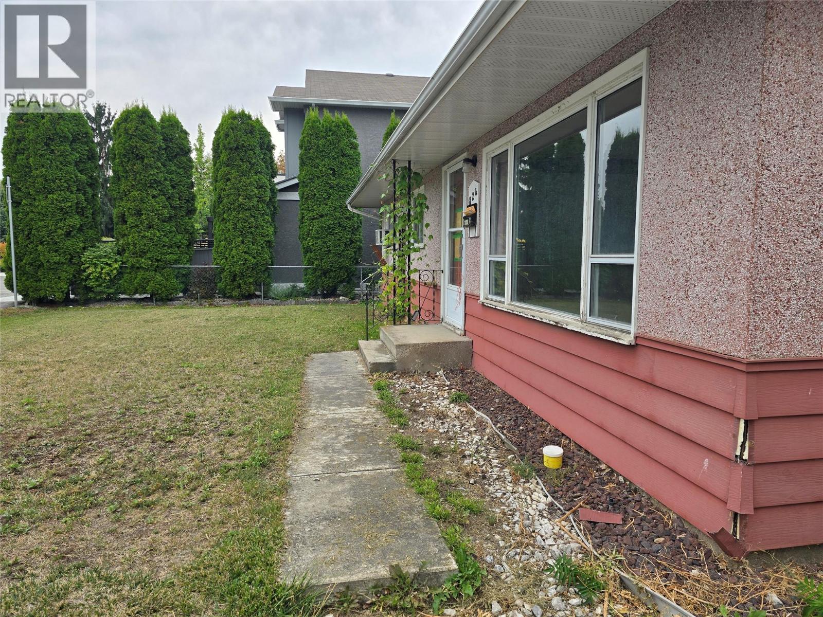  824 Grenfell Avenue, Kelowna