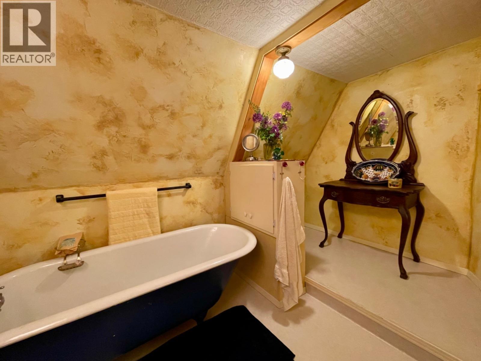 6161 DUNSTER STATION ROAD - 16