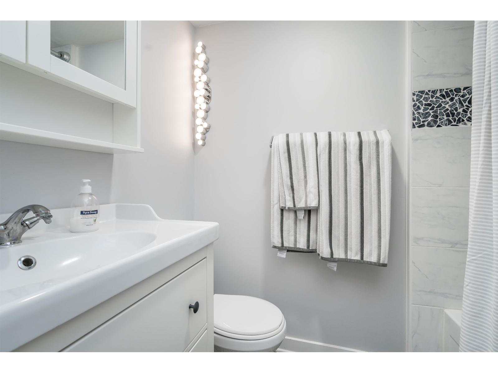 110 1355 WINTER STREET, White Rock