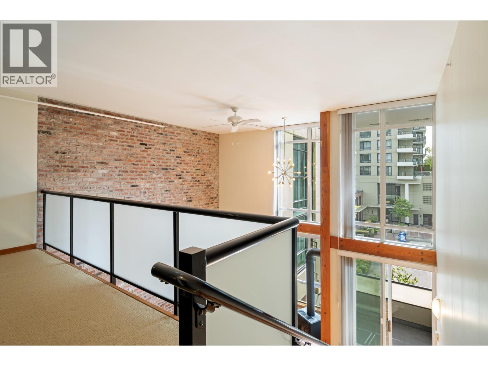 201 10 RENAISSANCE SQUARE, New Westminster