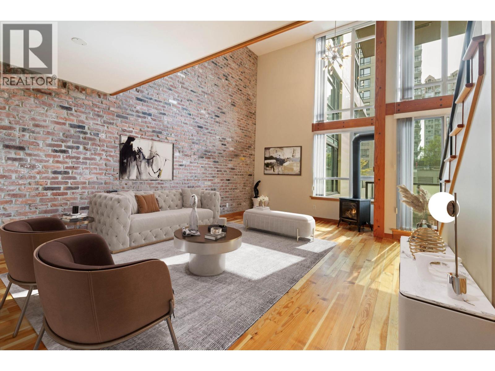 201 10 RENAISSANCE SQUARE, New Westminster