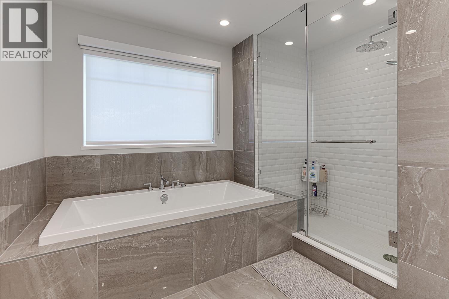 4705 HAZELNUT WAY, Tsawwassen