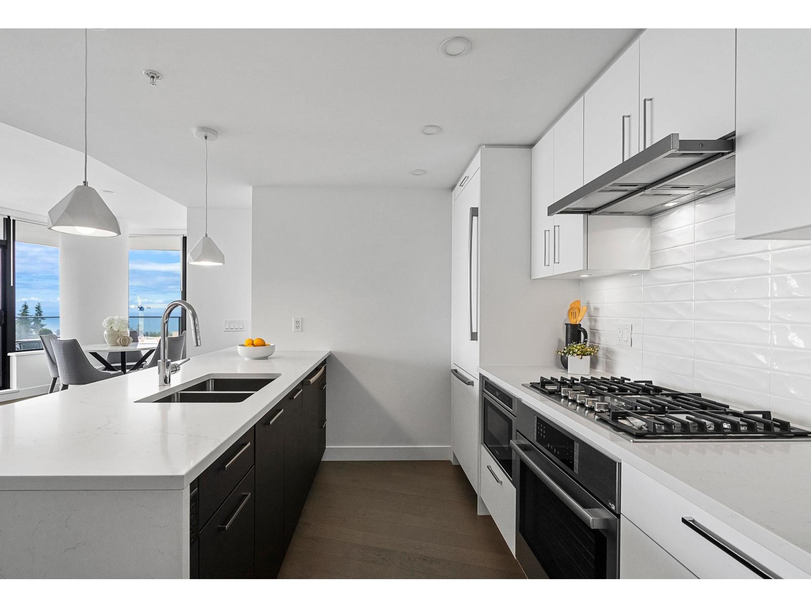 1108 1588 JOHNSTON ROAD, White Rock