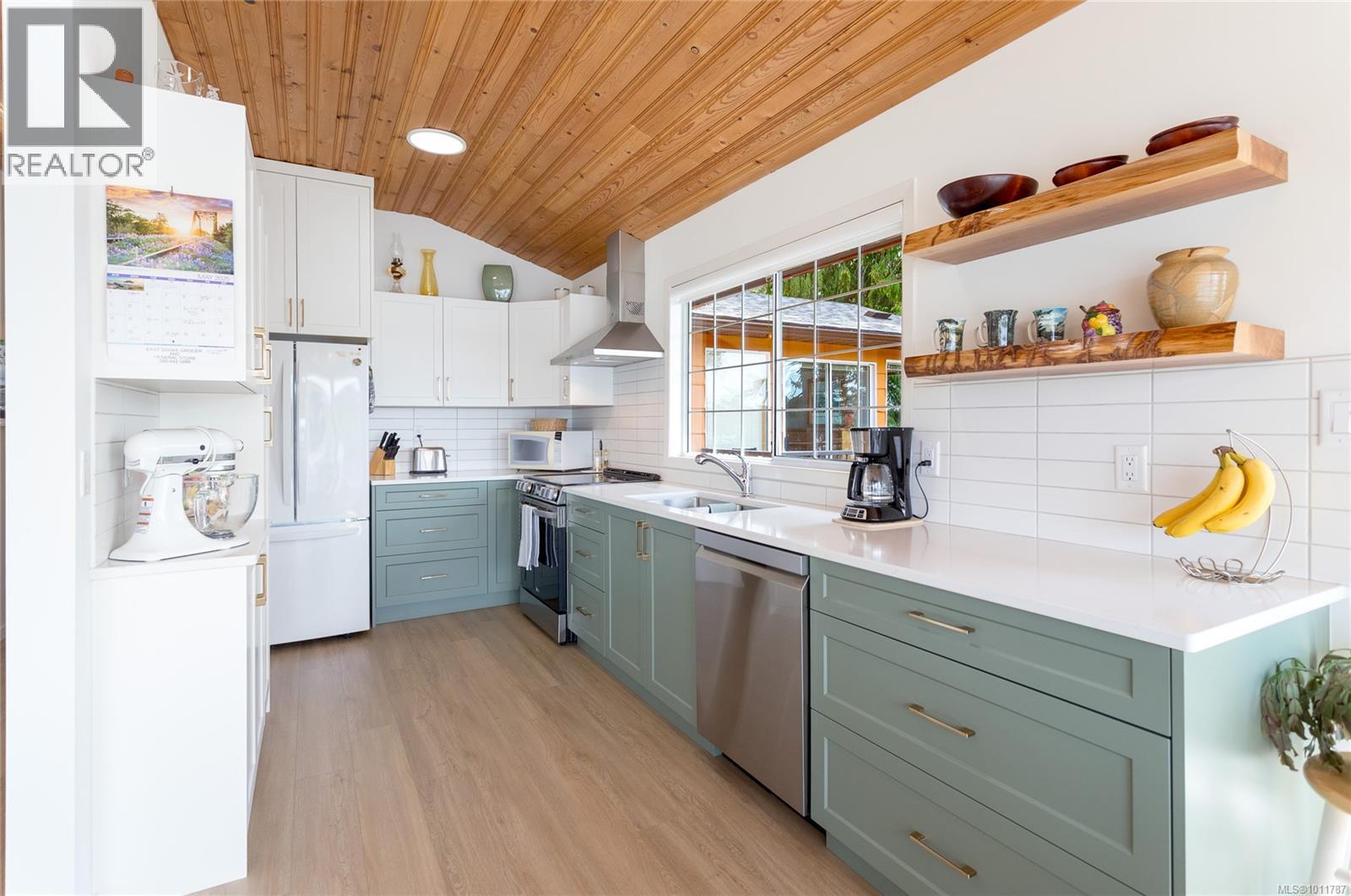 6510 Thornett Rd, Sooke