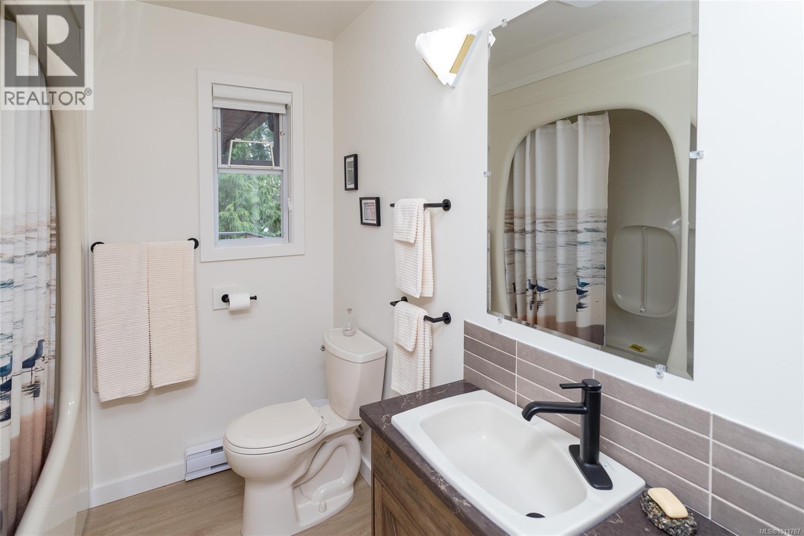 6510 Thornett Rd, Sooke