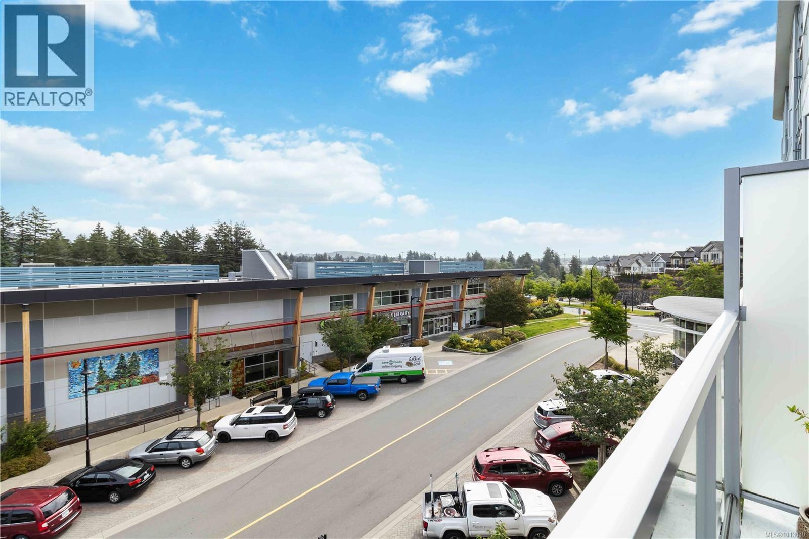 310 1311 Lakepoint Way, Langford