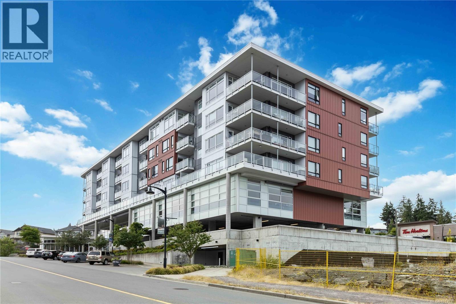 310 1311 Lakepoint Way, Langford