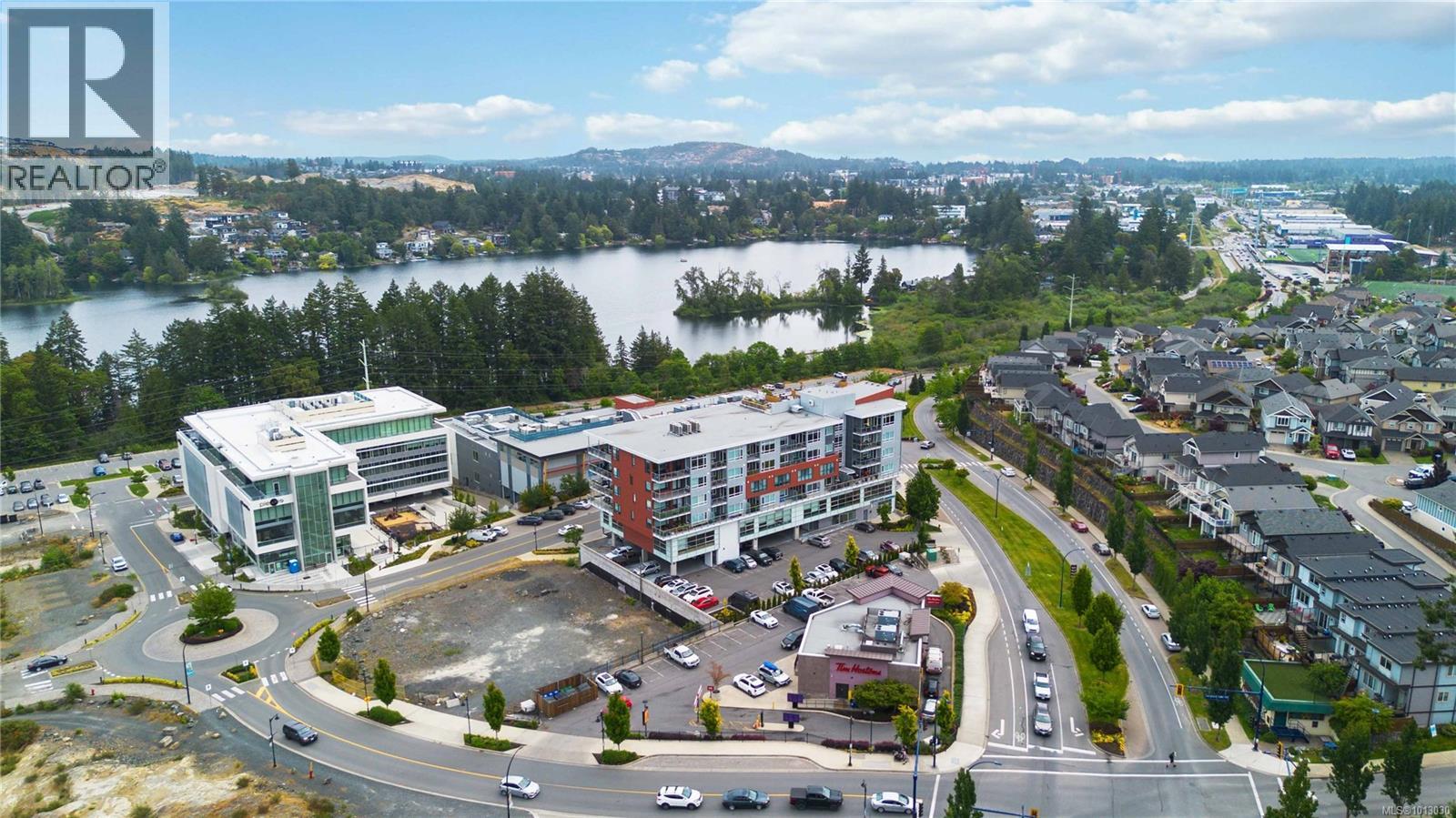 310 1311 Lakepoint Way, Langford
