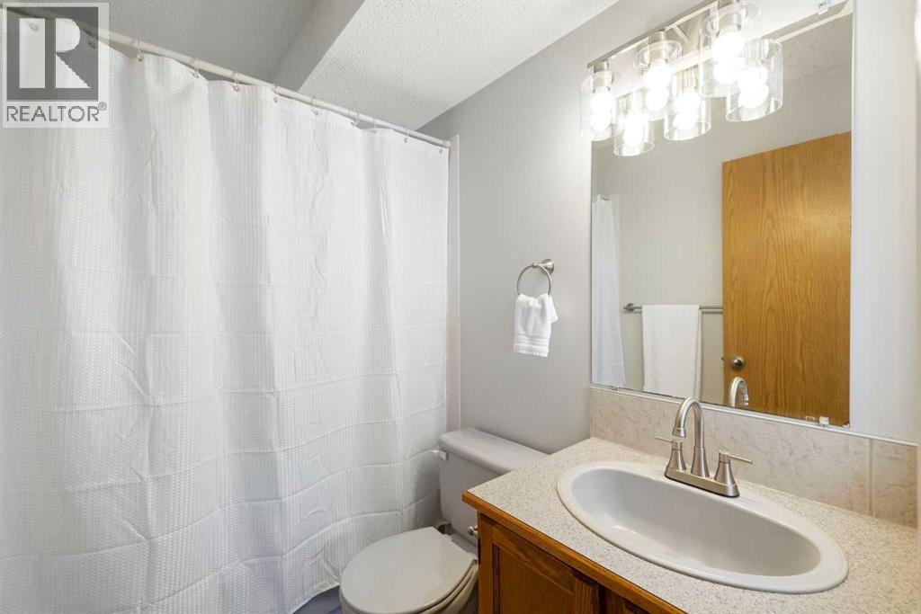 Single Family House Bi-level for Sale in  Millrise Close SW Millrise Calgary 