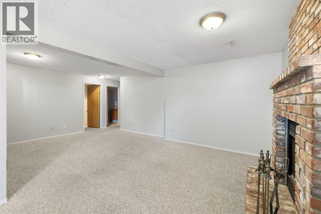 Single Family House Bi-level for Sale in  Millrise Close SW Millrise Calgary 