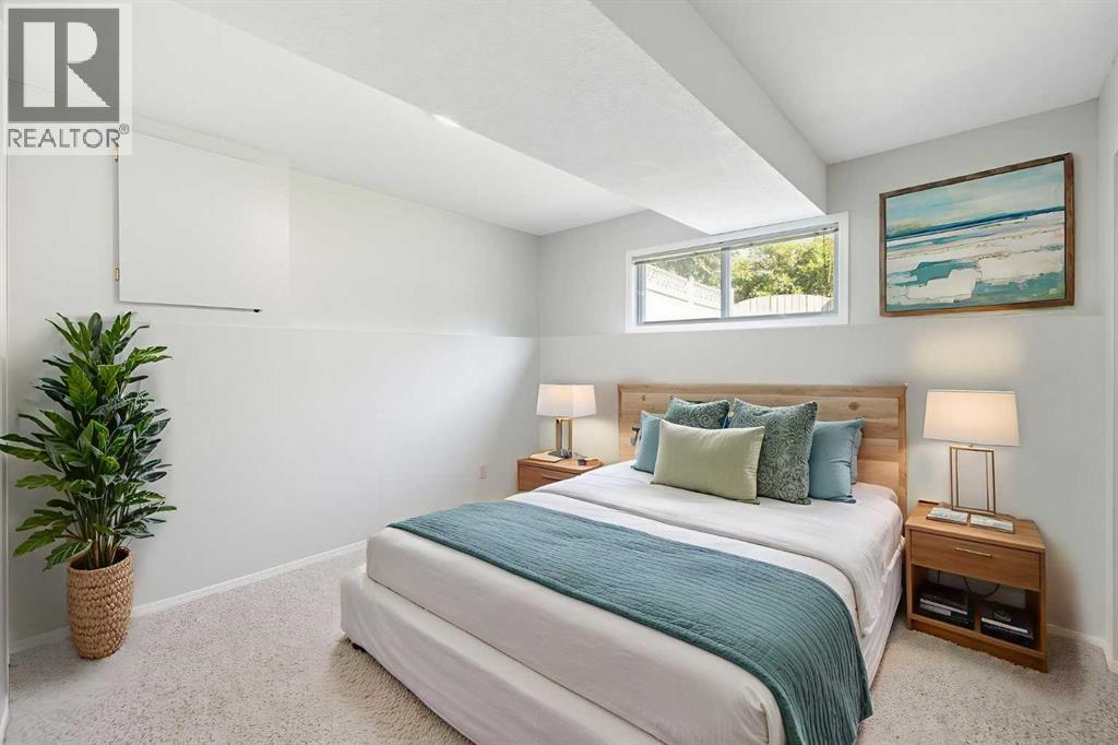 Single Family House Bi-level for Sale in  Millrise Close SW Millrise Calgary 