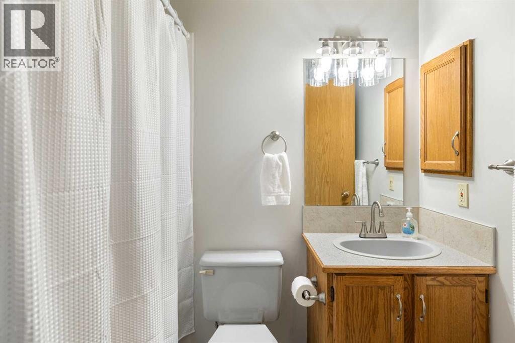 Single Family House Bi-level for Sale in  Millrise Close SW Millrise Calgary 