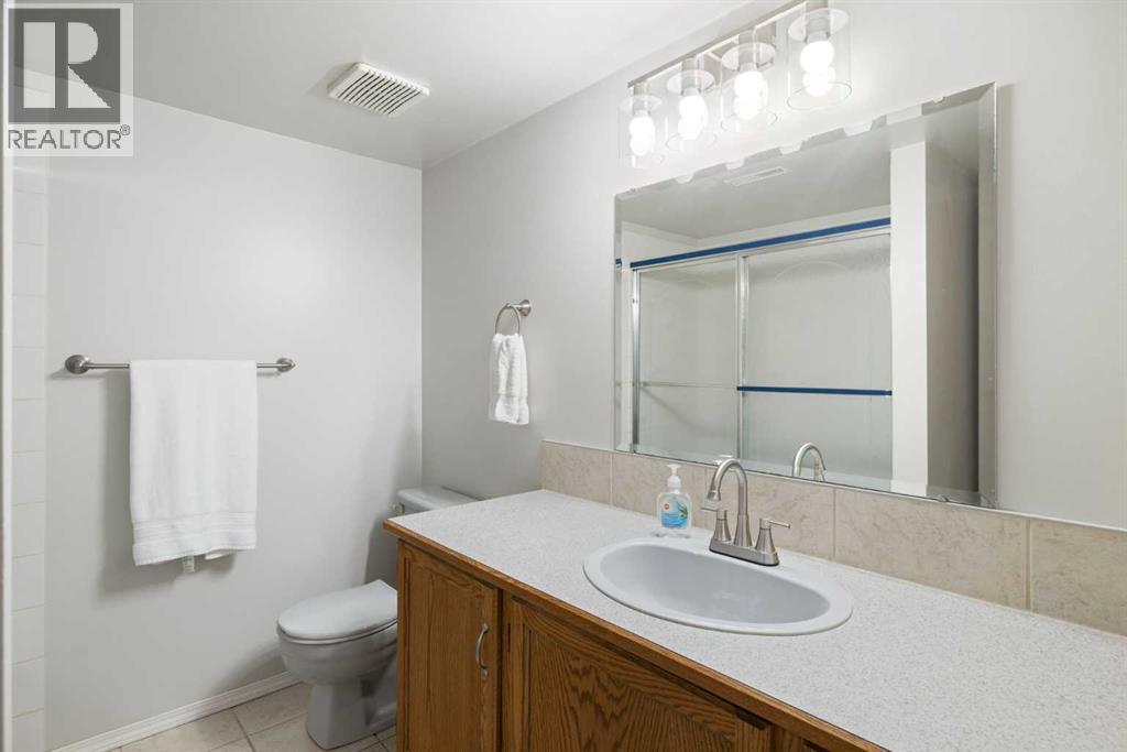 Single Family House Bi-level for Sale in  Millrise Close SW Millrise Calgary 