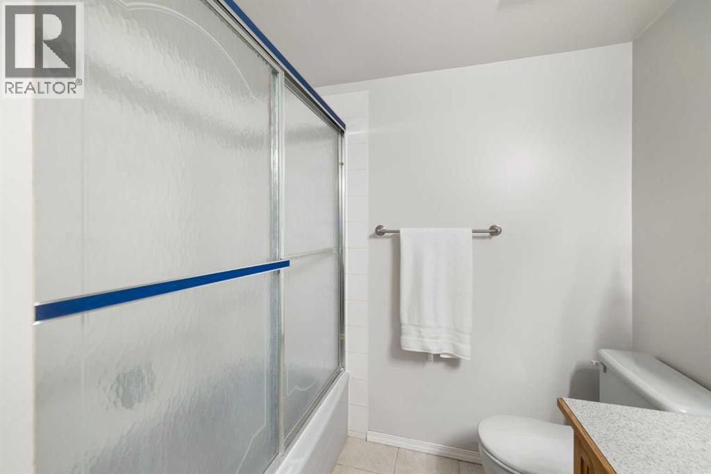 Single Family House Bi-level for Sale in  Millrise Close SW Millrise Calgary 