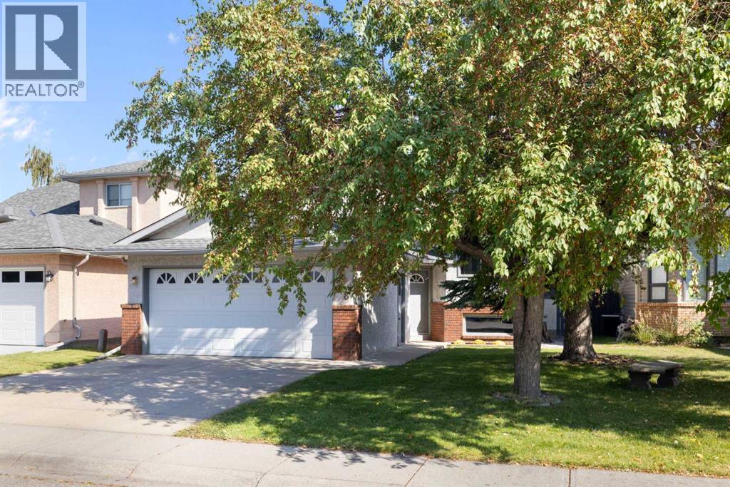 Single Family House Bi-level for Sale in  Millrise Close SW Millrise Calgary 