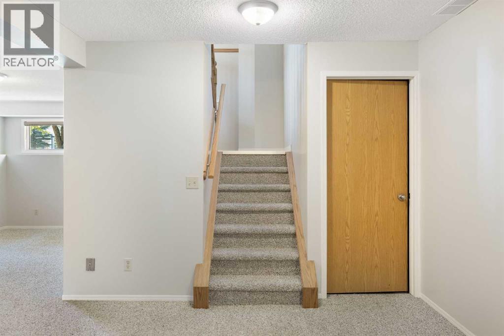Single Family House Bi-level for Sale in  Millrise Close SW Millrise Calgary 