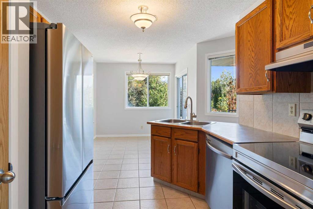 Single Family House Bi-level for Sale in  Millrise Close SW Millrise Calgary 