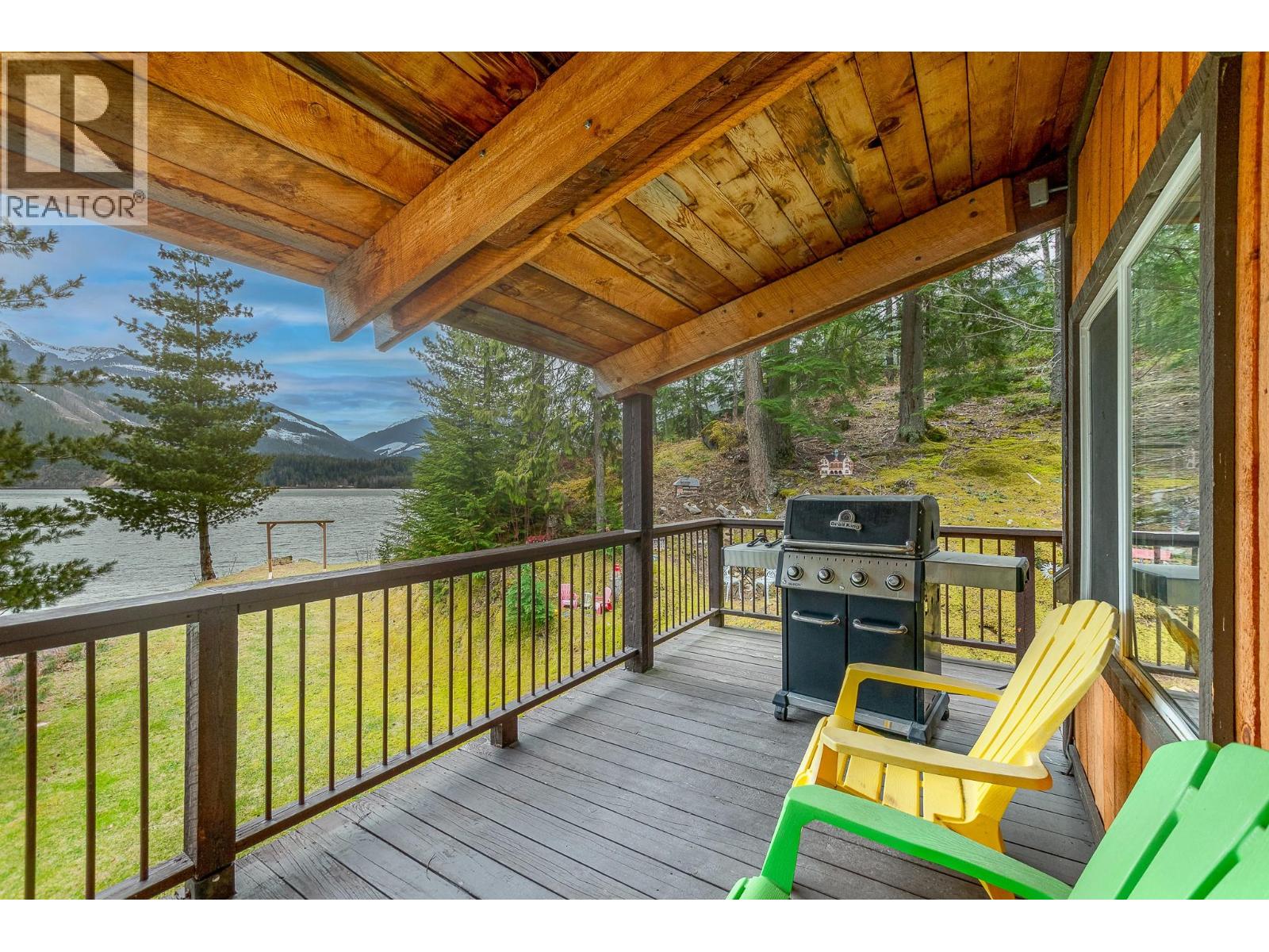 8323 Trans Canada Highway, Malakwa