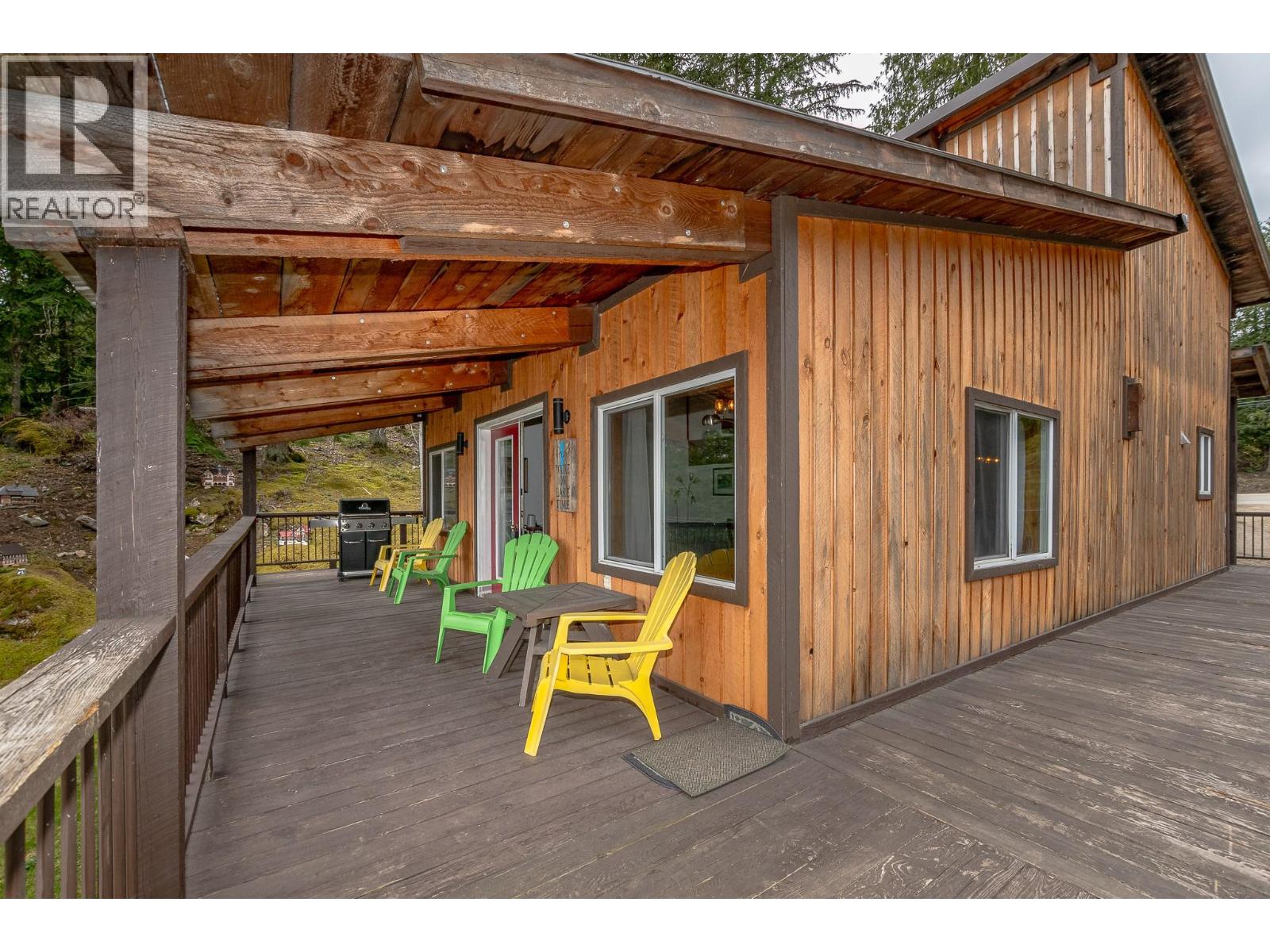8323 Trans Canada Highway, Malakwa