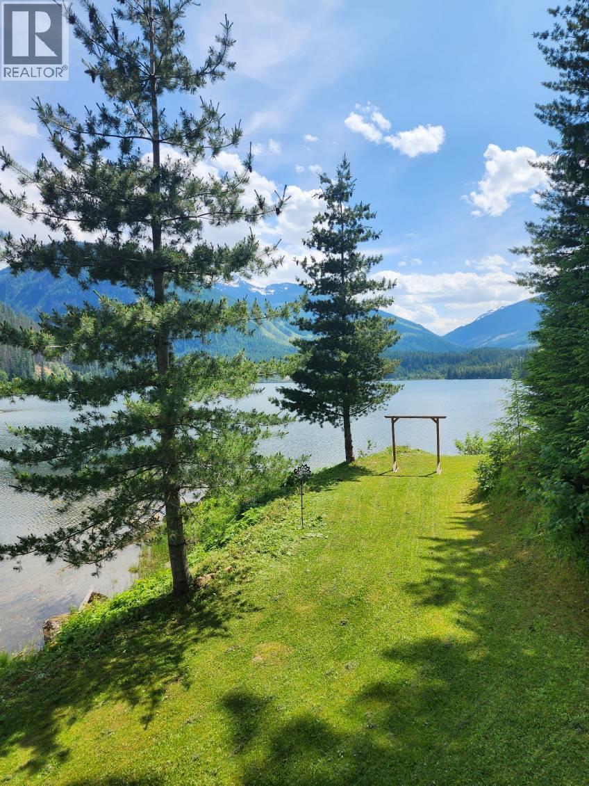 8323 Trans Canada Highway, Malakwa