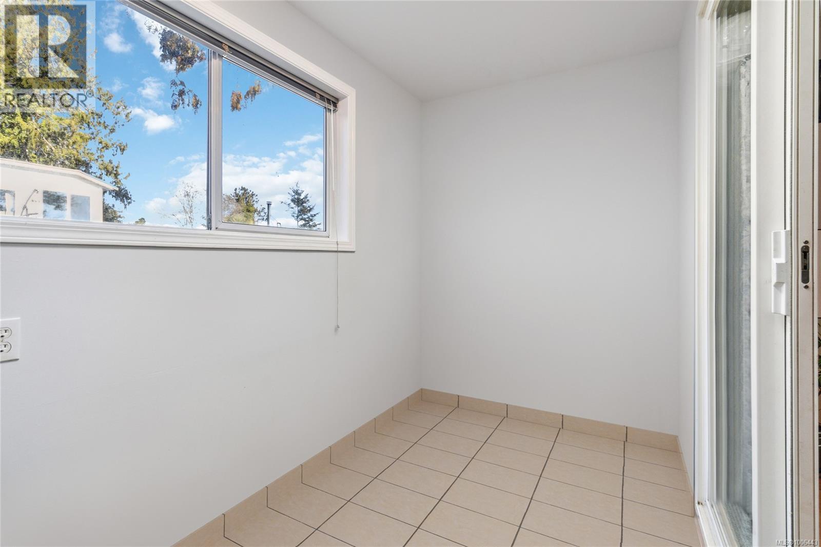 10 8177 West Coast Road, Sooke