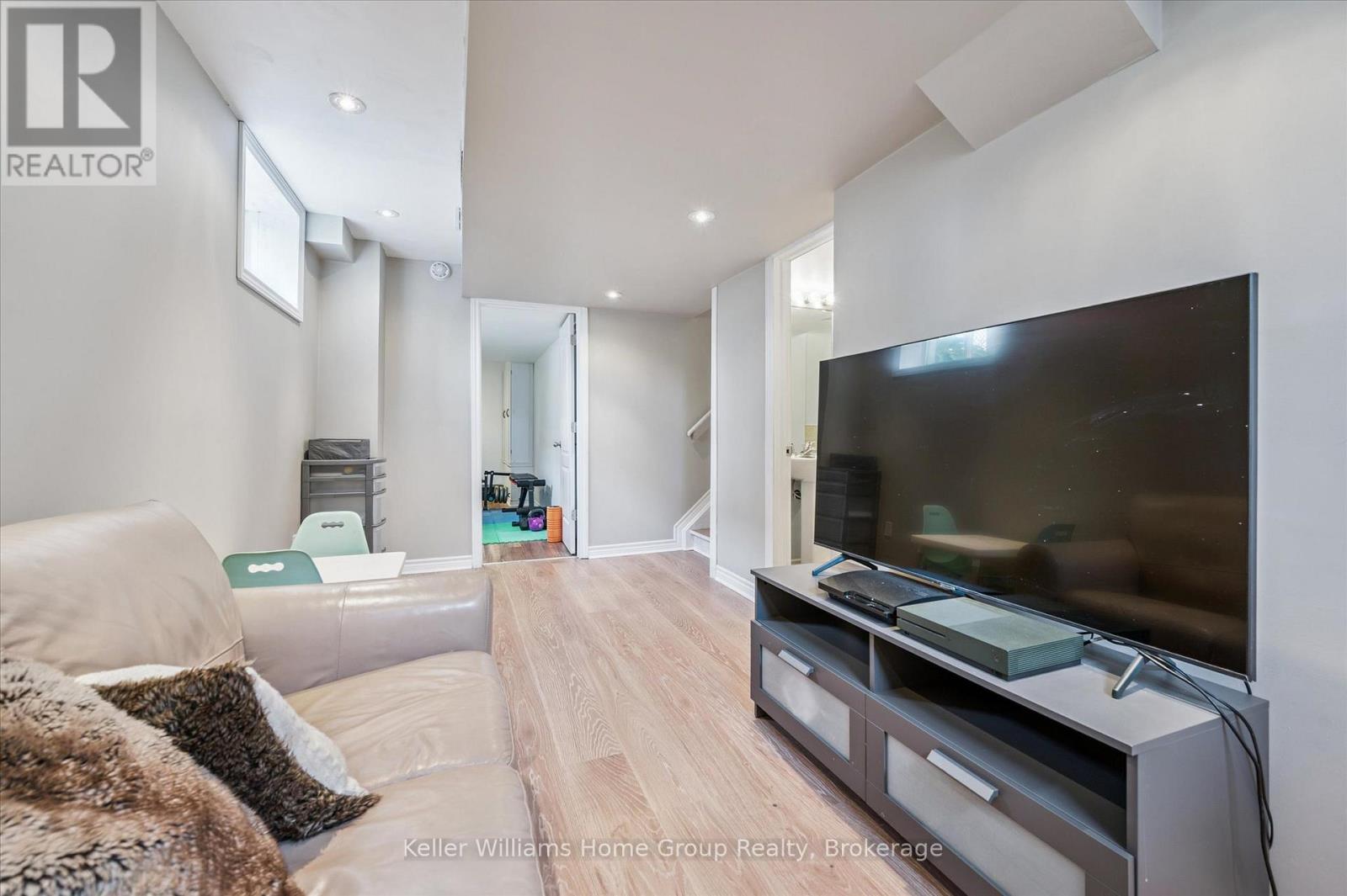 151 COURTNEY STREET