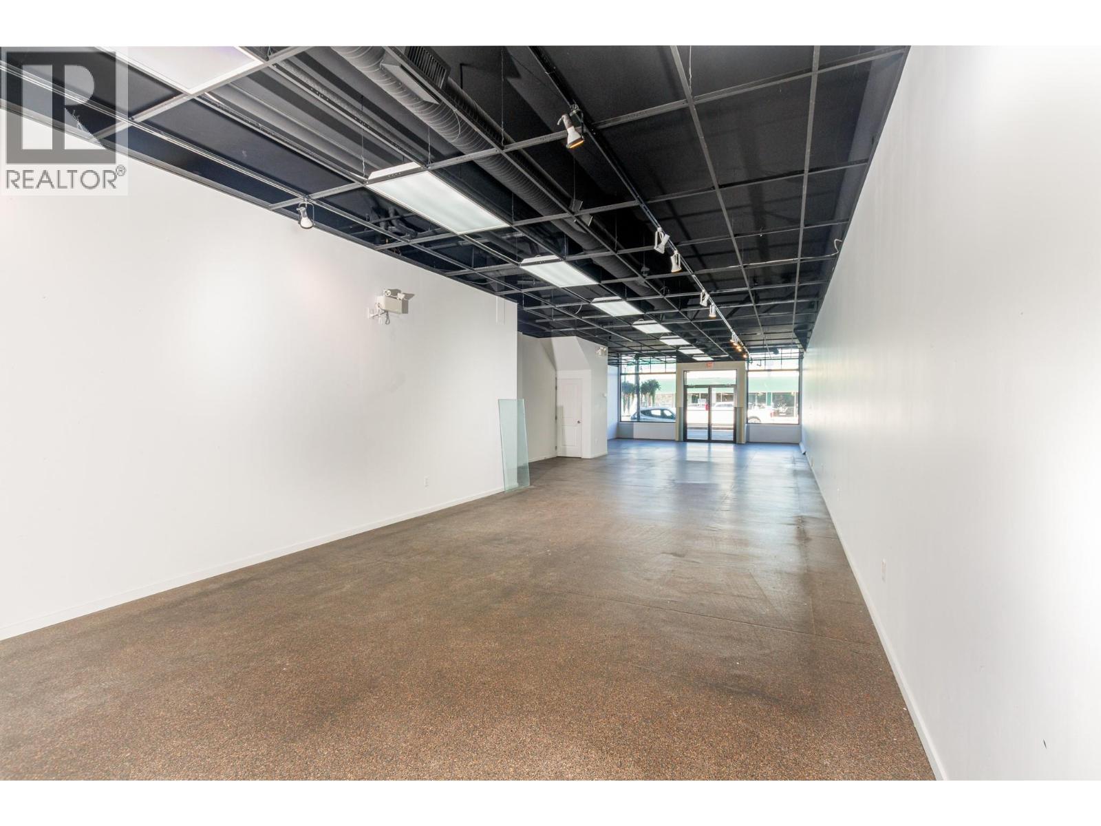  160 Lakeshore Drive Northeast, Salmon Arm