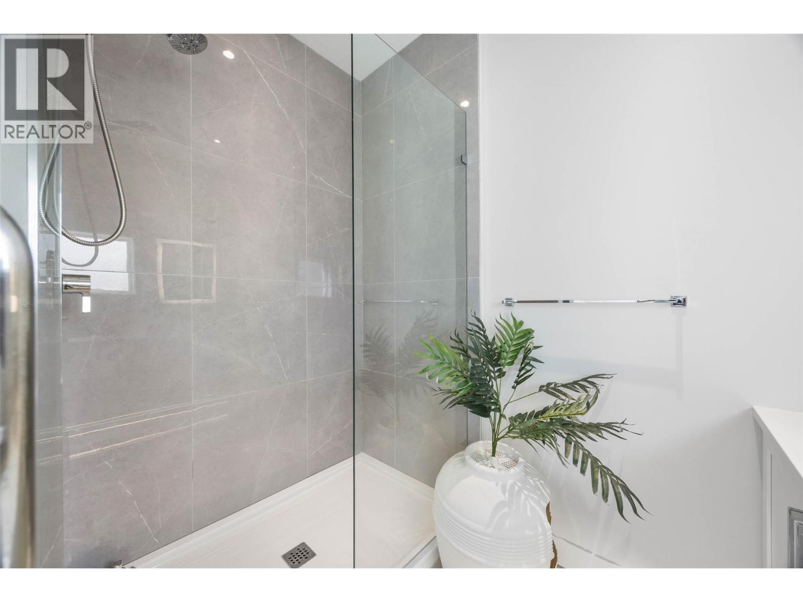 107 RIVER GATE Drive, Kamloops