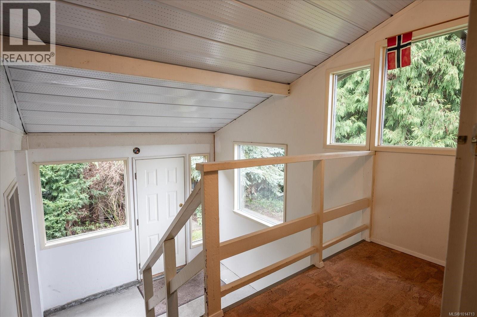 631 Sanderson Rd, Parksville