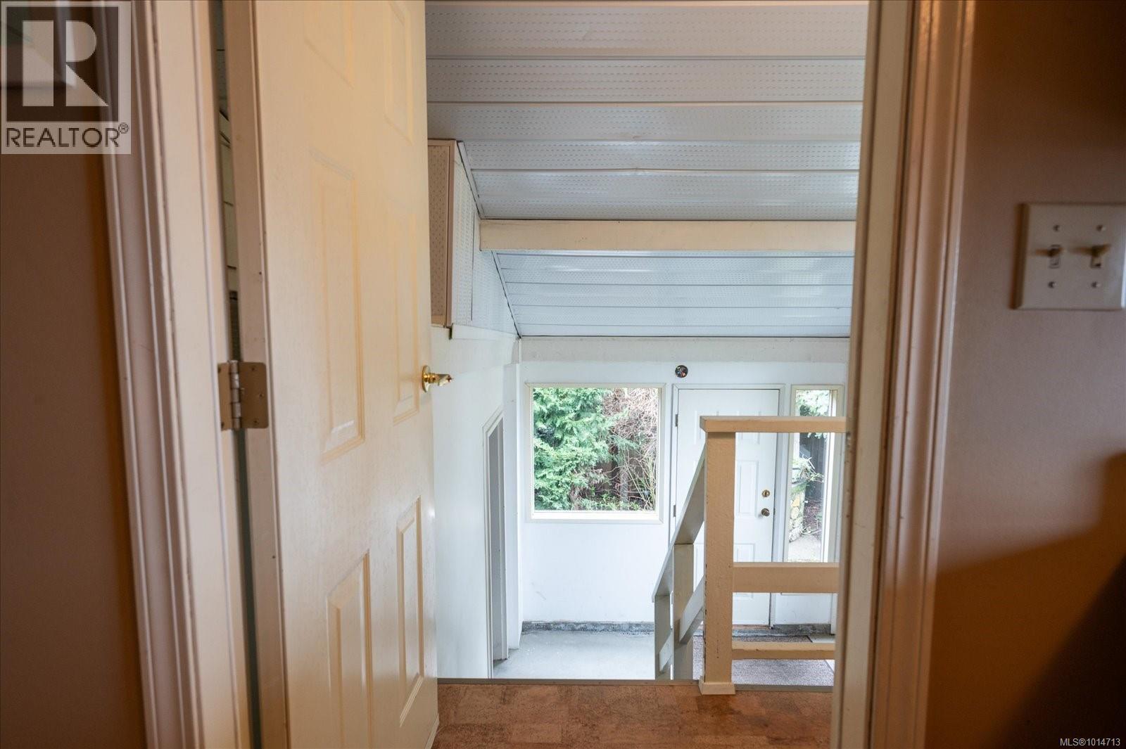 631 Sanderson Rd, Parksville