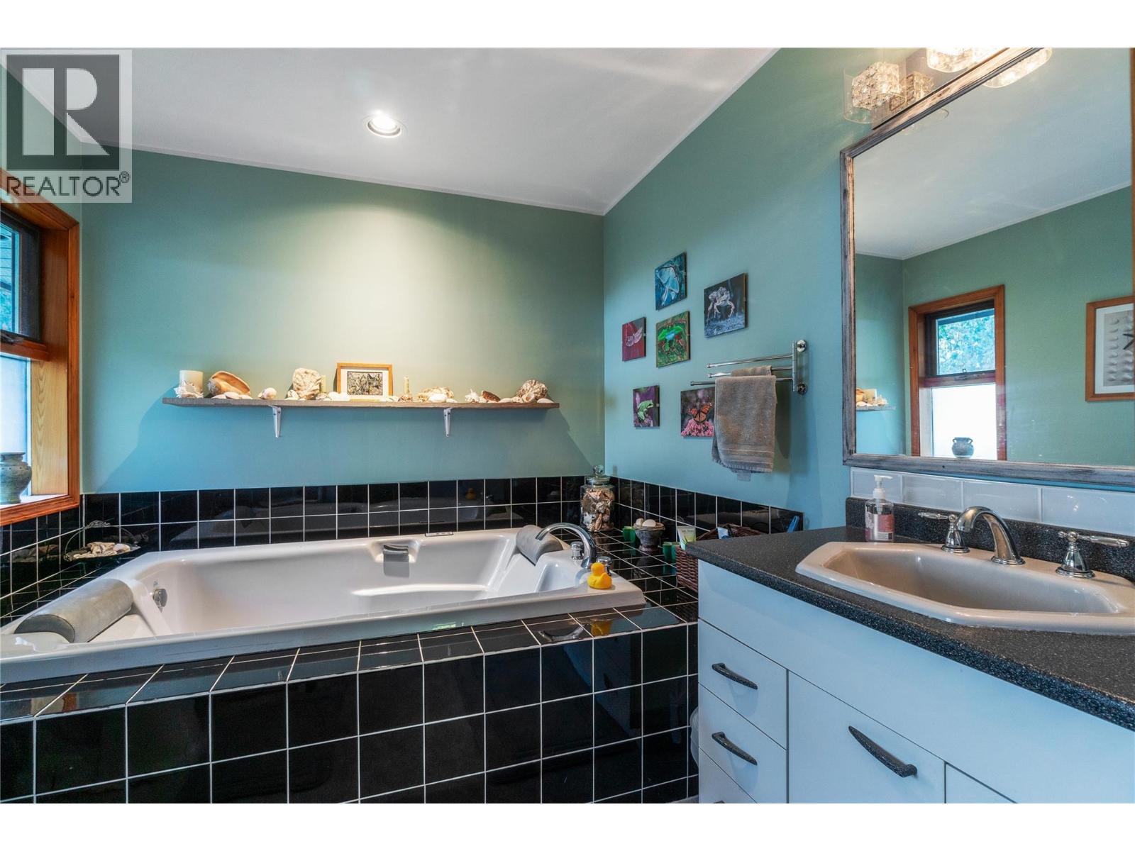  4061 Santa Road, Scotch Creek
