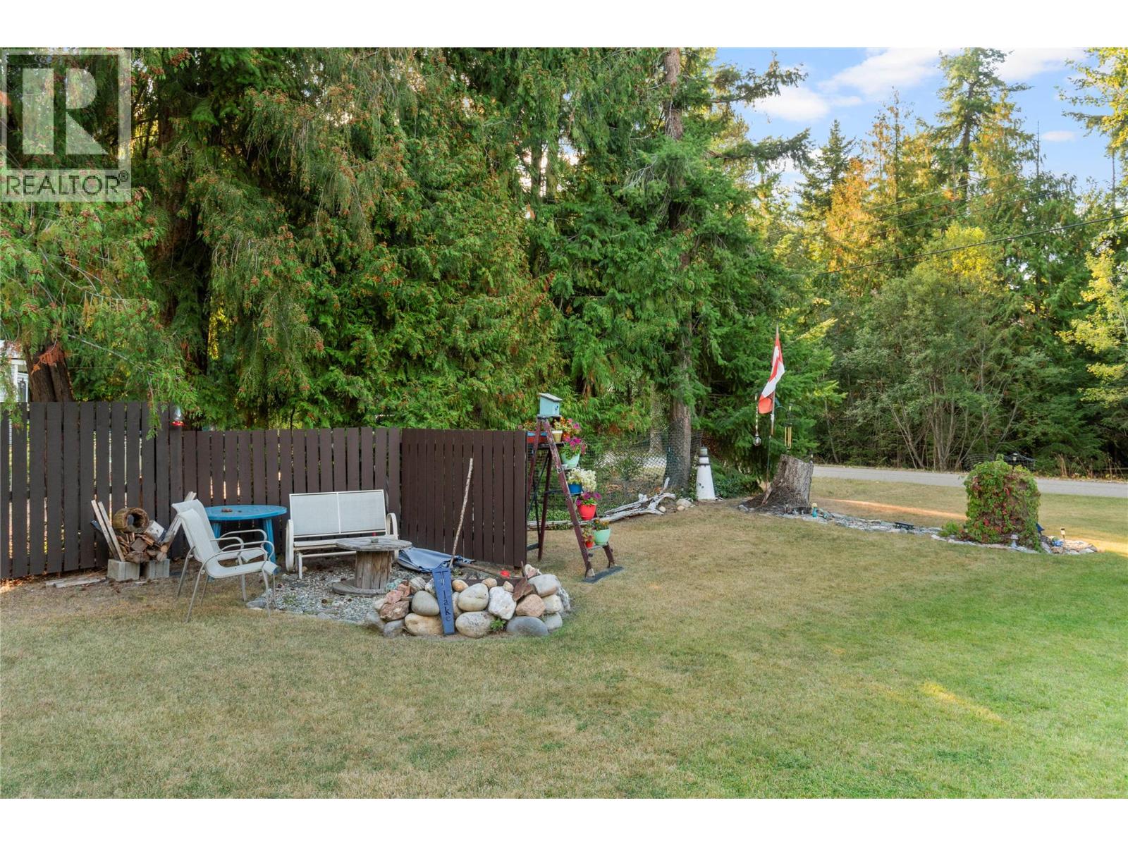  4061 Santa Road, Scotch Creek