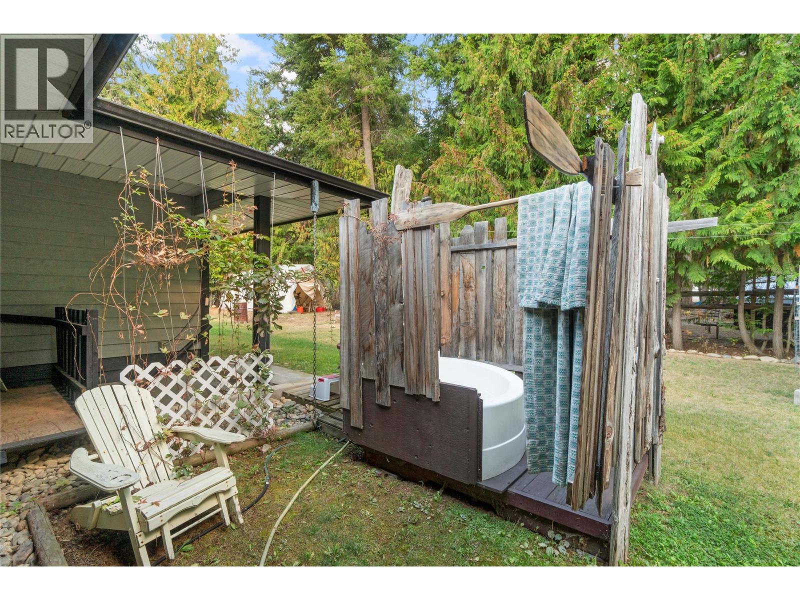  4061 Santa Road, Scotch Creek