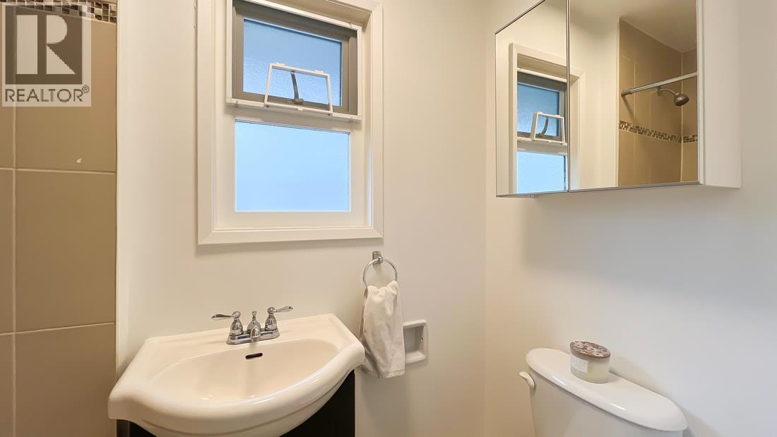 316 W QUEENS ROAD, North Vancouver