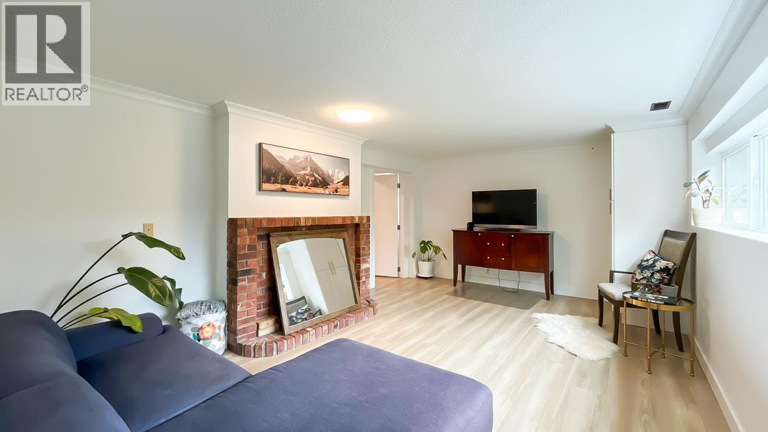 316 W QUEENS ROAD, North Vancouver